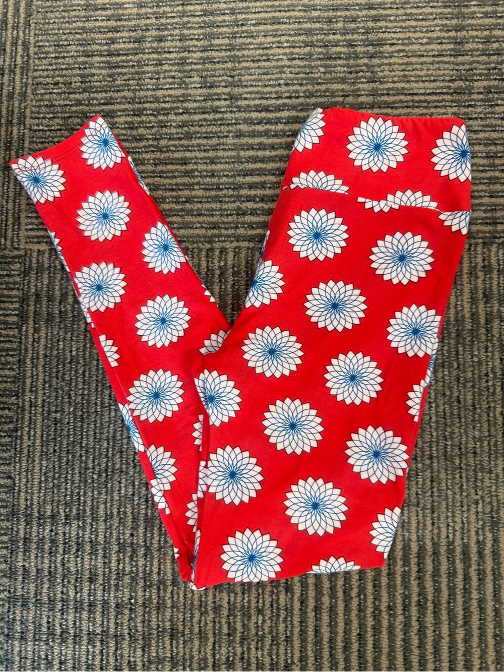 NEW LuLaRoe Spirograph Red Blue Floral Burst Leggings OS